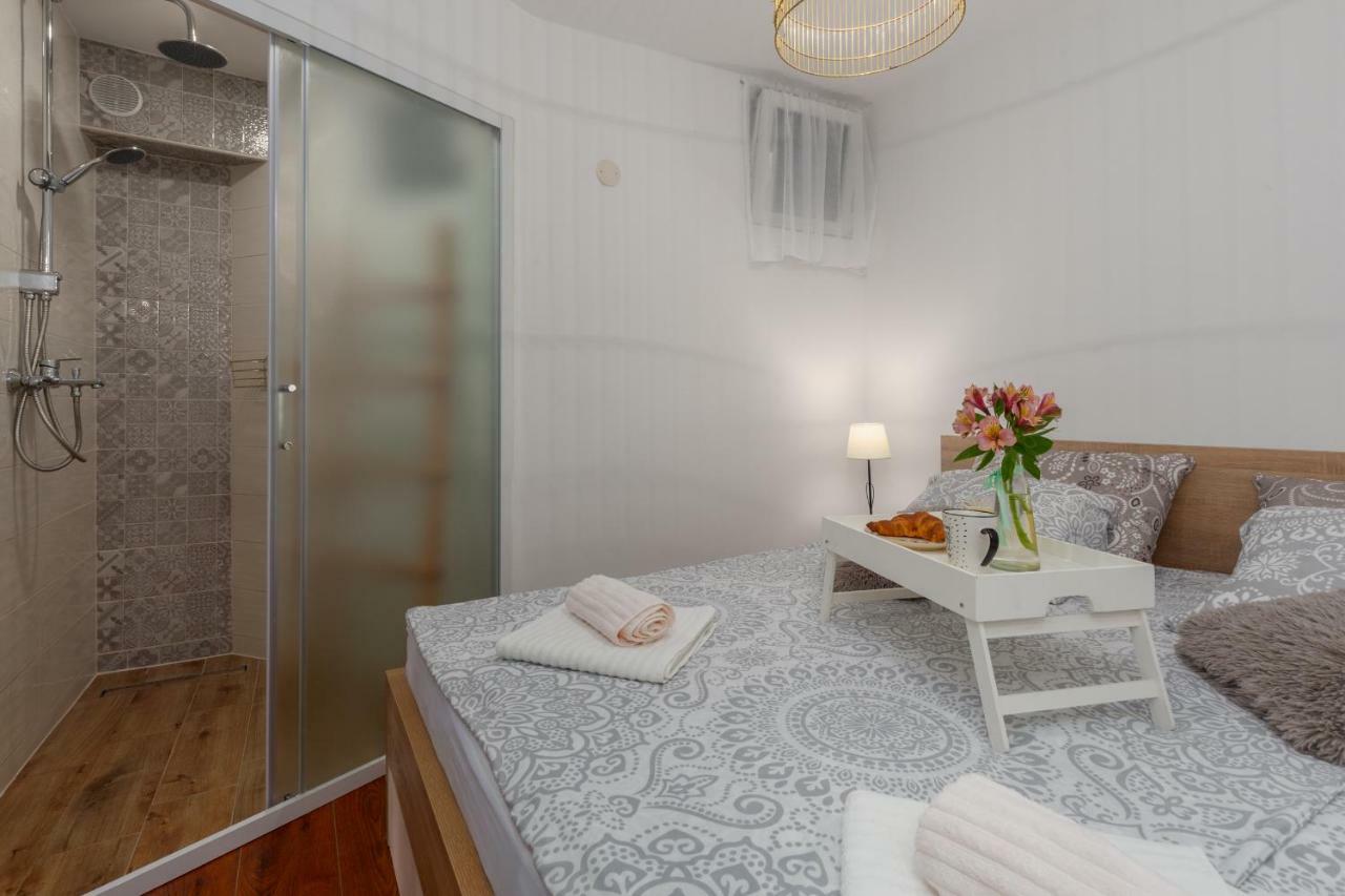 Henna Apartment *